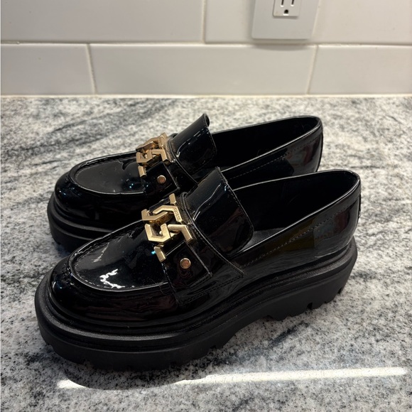 Guess Keates Lug-Sole Loafers - Picture 2 of 6